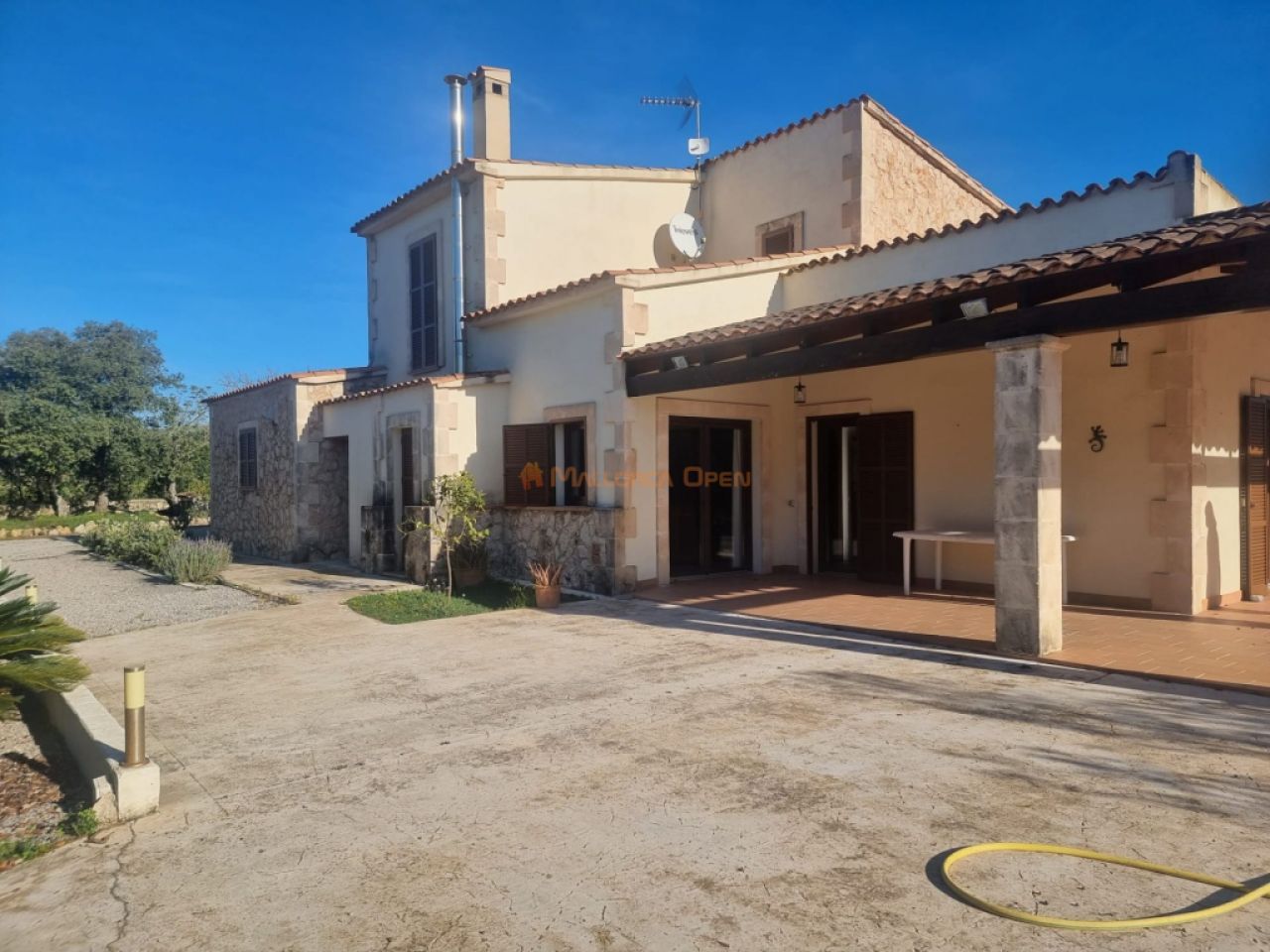 Fantastisches Haus in Arta zu vermieten – 240 m² Wohnfläche