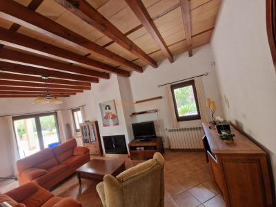 Fantastisches Haus in Arta zu vermieten – 240 m² Wohnfläche