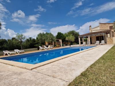 Fantastisches Haus in Arta zu vermieten – 240 m² Wohnfläche