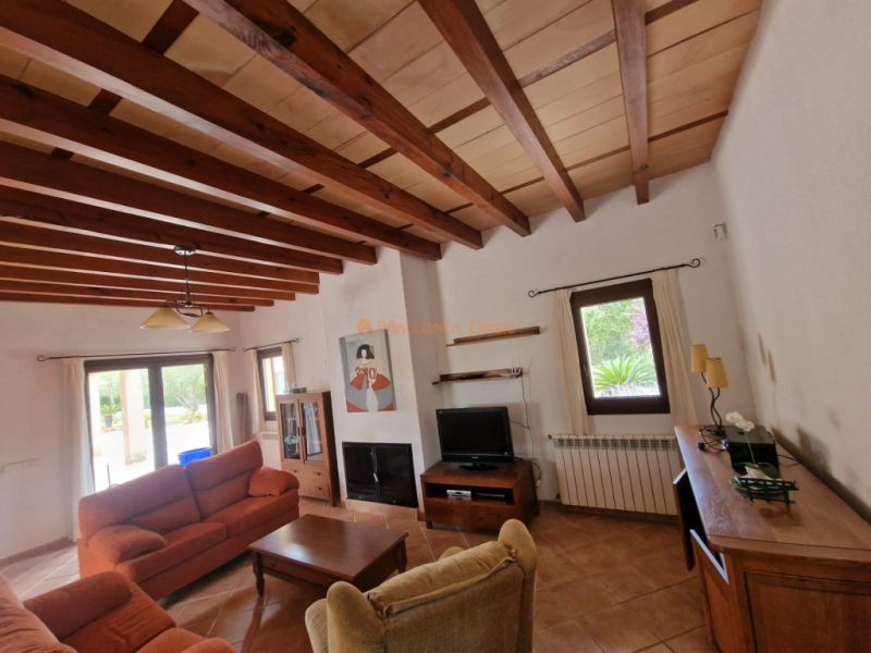 Fantastisches Haus in Arta zu vermieten – 240 m² Wohnfläche