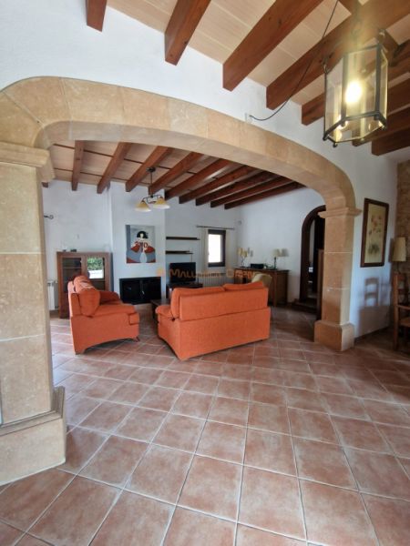 Fantastisches Haus in Arta zu vermieten – 240 m² Wohnfläche