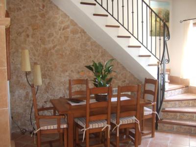 Fantastisches Haus in Arta zu vermieten – 240 m² Wohnfläche