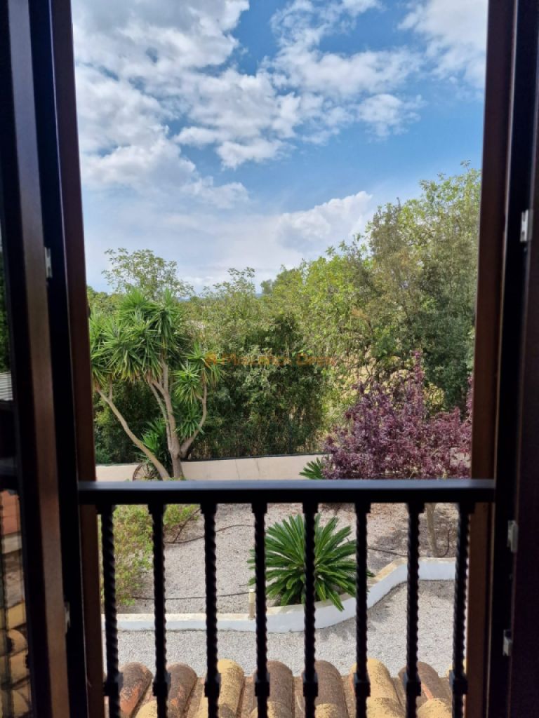 Fantastisches Haus in Arta zu vermieten – 240 m² Wohnfläche