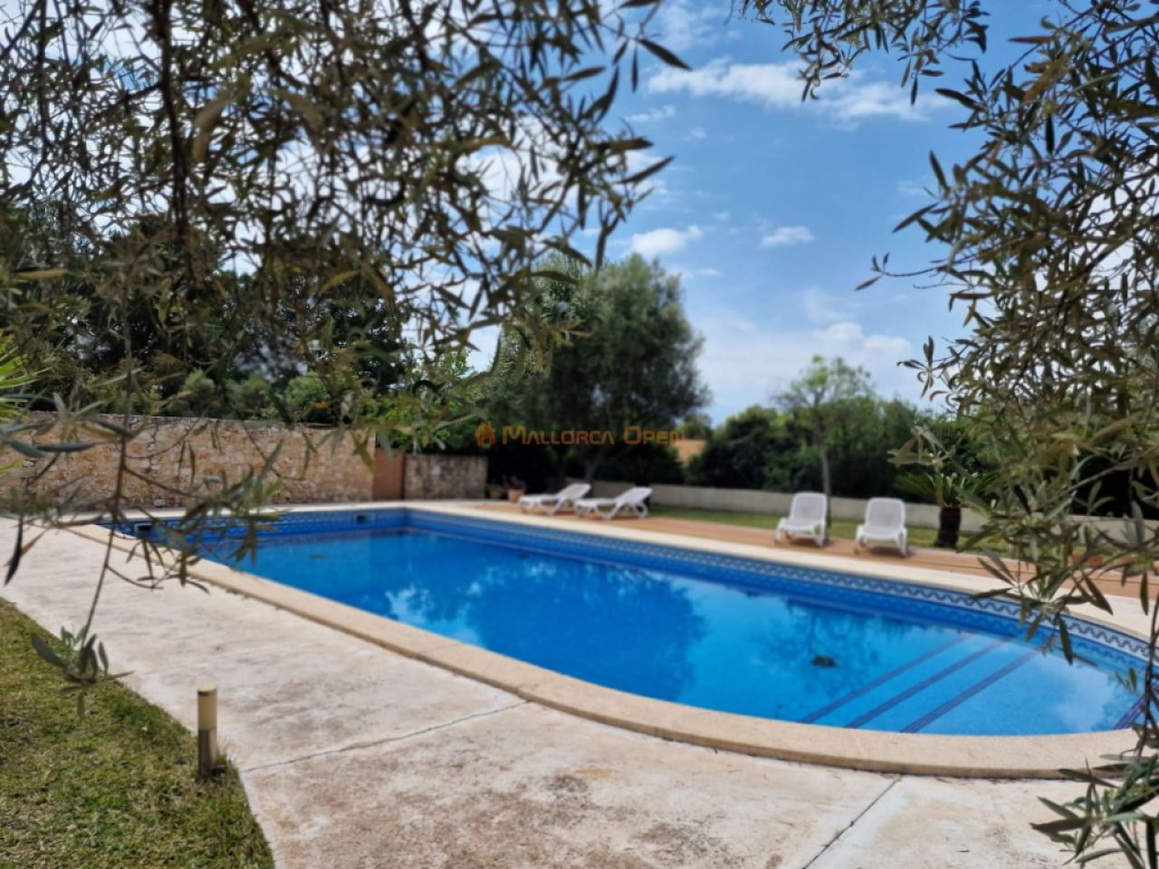 Fantastisches Haus in Arta zu vermieten – 240 m² Wohnfläche