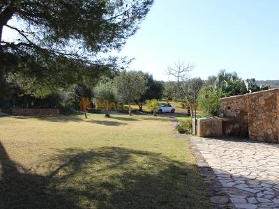 Fantastic house for sale with guest apartment between Manacor and Alcudia