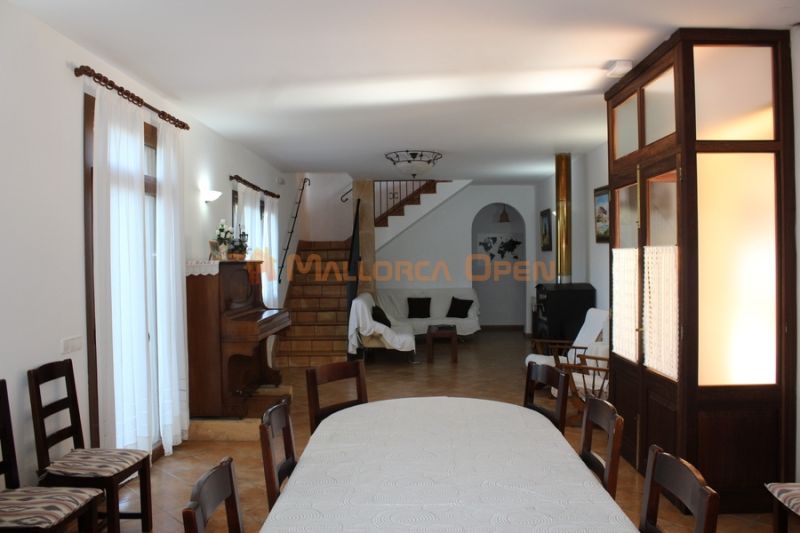 Fantastic house for sale with guest apartment between Manacor and Alcudia