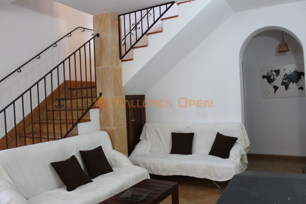Fantastic house for sale with guest apartment between Manacor and Alcudia