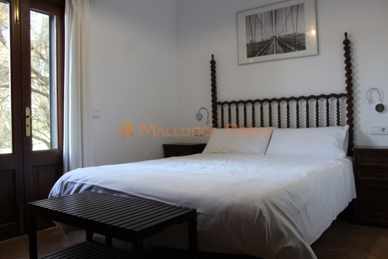 Fantastic house for sale with guest apartment between Manacor and Alcudia