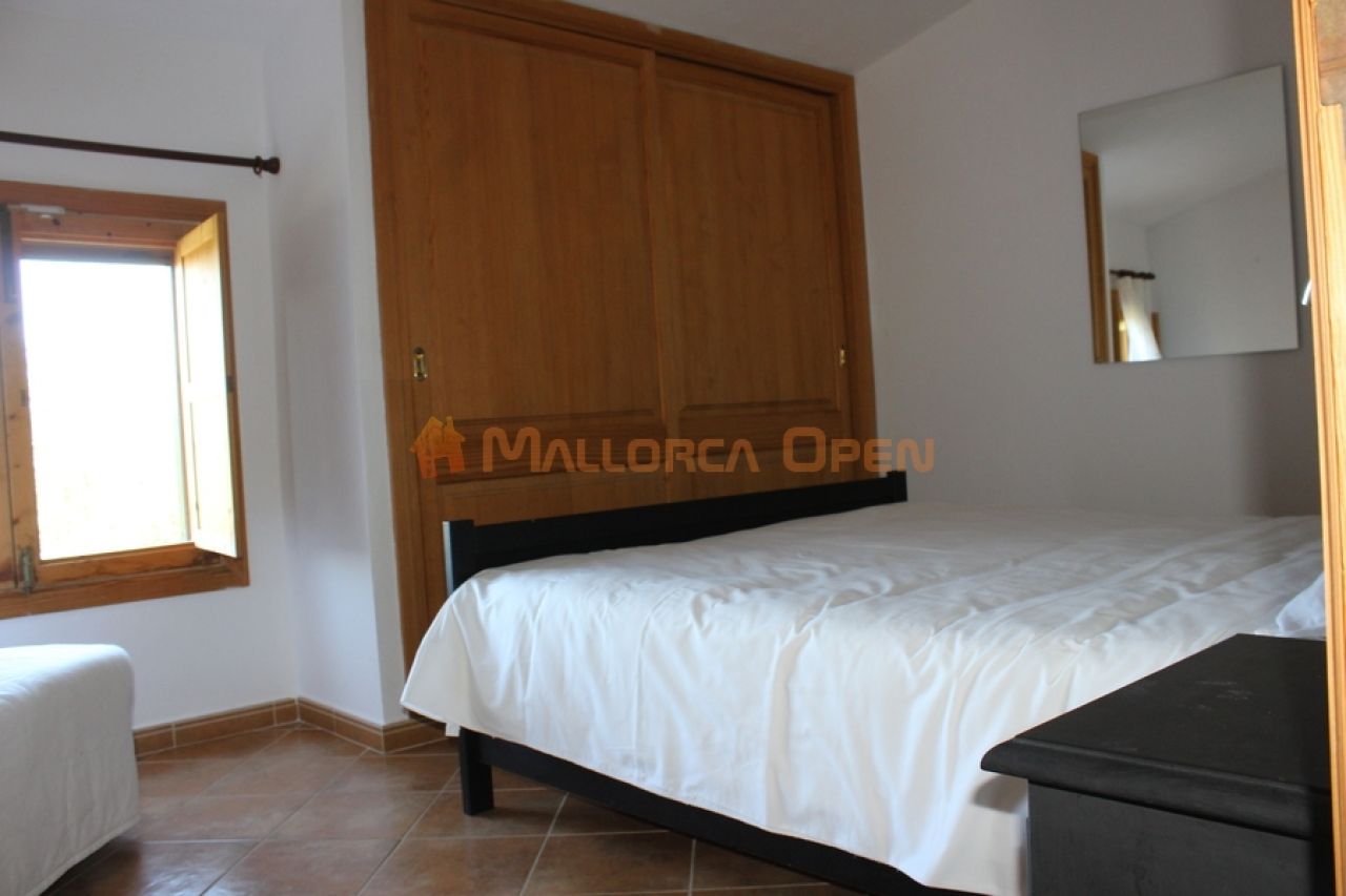 Fantastic house for sale with guest apartment between Manacor and Alcudia