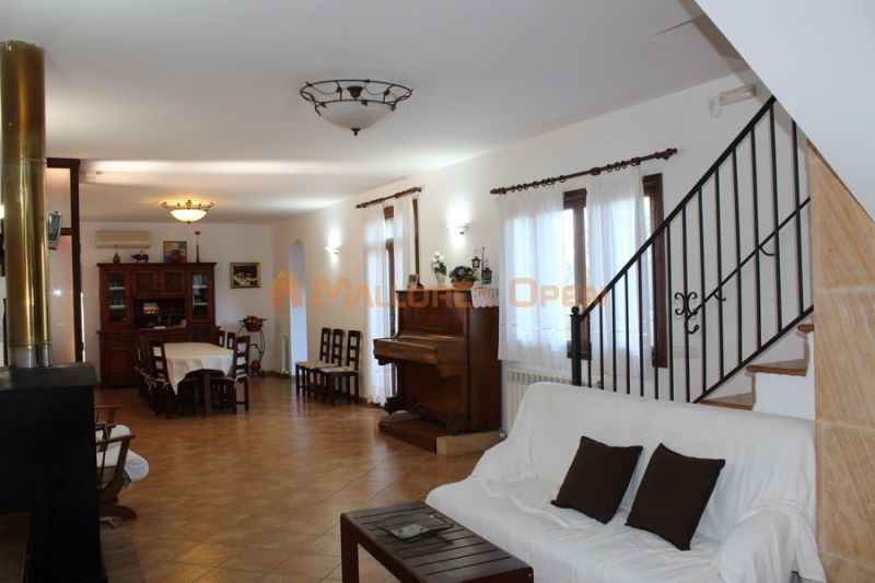 Fantastic house for sale with guest apartment between Manacor and Alcudia