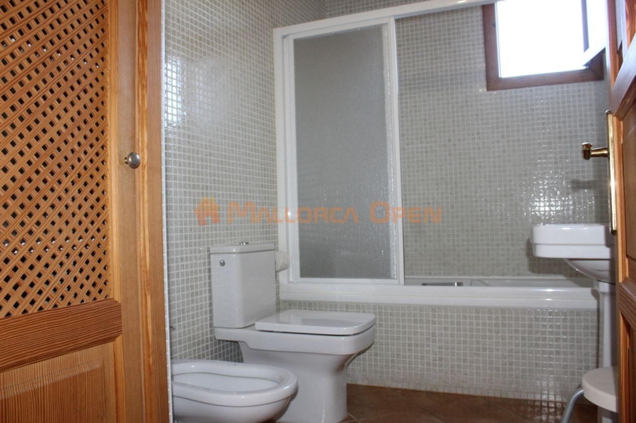 Fantastic house for sale with guest apartment between Manacor and Alcudia