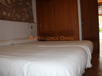 Fantastic house for sale with guest apartment between Manacor and Alcudia