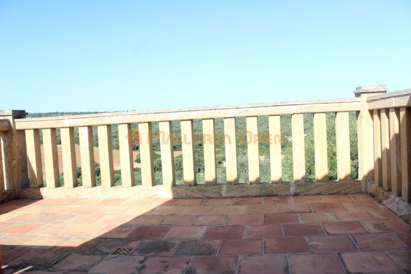 Fantastic house for sale with guest apartment between Manacor and Alcudia