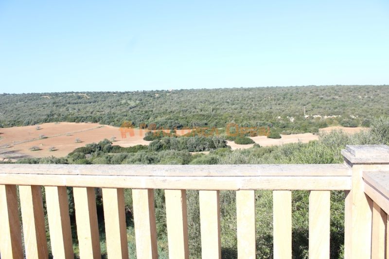 Fantastic house for sale with guest apartment between Manacor and Alcudia