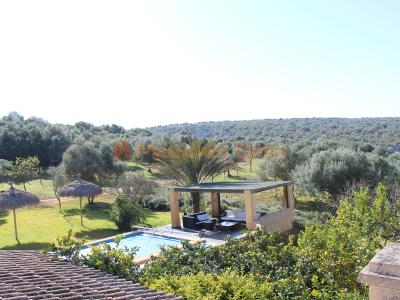 Fantastic house for sale with guest apartment between Manacor and Alcudia