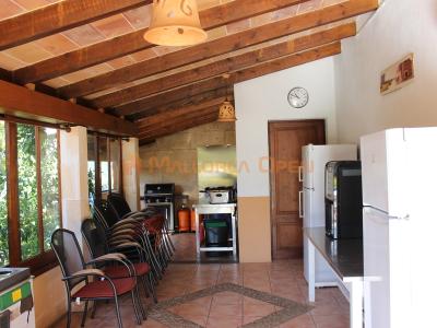 Fantastic house for sale with guest apartment between Manacor and Alcudia