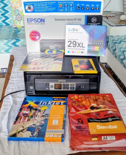 Impresora a color, escáner, copiadora, Wi‑Fi, EPSON Expression Home XP-352 conjunto completo