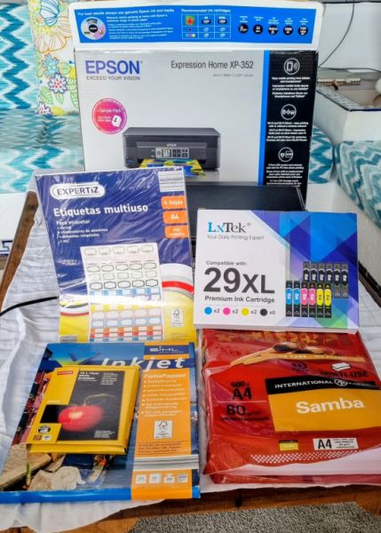 Impresora a color, escáner, copiadora, Wi‑Fi, EPSON Expression Home XP-352 conjunto completo