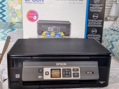 Impresora a color, escáner, copiadora, Wi‑Fi, EPSON Expression Home XP-352 conjunto completo