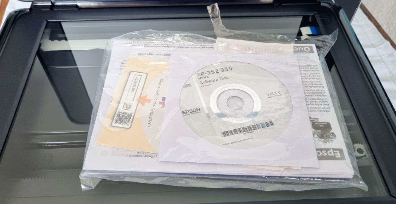 Impresora a color, escáner, copiadora, Wi‑Fi, EPSON Expression Home XP-352 conjunto completo