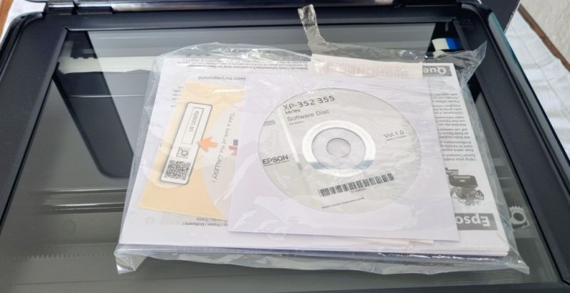 Impresora a color, escáner, copiadora, Wi‑Fi, EPSON Expression Home XP-352 conjunto completo