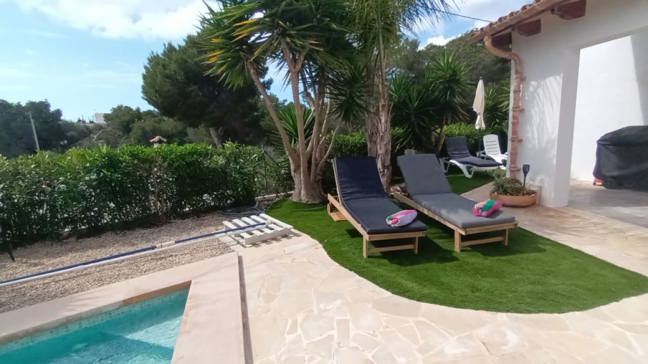 Ferien 2027: 2 Etagenchalet mit Pool, Terrassen, AC in ruhiger Lage von Cala LLombards -- CH 10 FZ