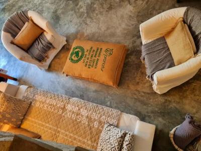 FERIEN: Modernes Dorfhaus mit Innenhof und Terrasse in Es LLombards - DH 12 FZ