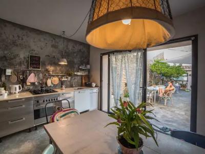 FERIEN: Modernes Dorfhaus mit Innenhof und Terrasse in Es LLombards - DH 12 FZ