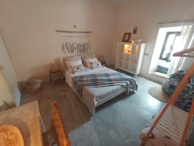 Ferienvermietung eines schönen Dorhauses mit Innenhof und Terrasse in Es LLombards --- DH 12 FZ