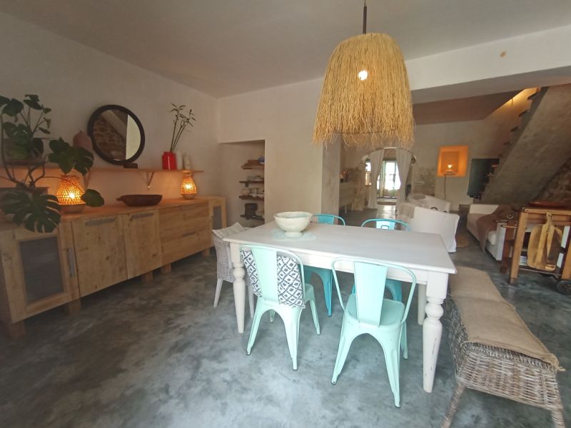 Ferienvermietung eines schönen Dorhauses mit Innenhof und Terrasse in Es LLombards --- DH 12 FZ