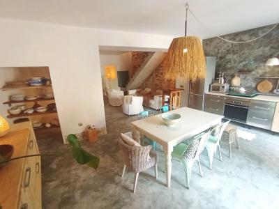 Ferienvermietung eines schönen Dorhauses mit Innenhof und Terrasse in Es LLombards --- DH 12 FZ