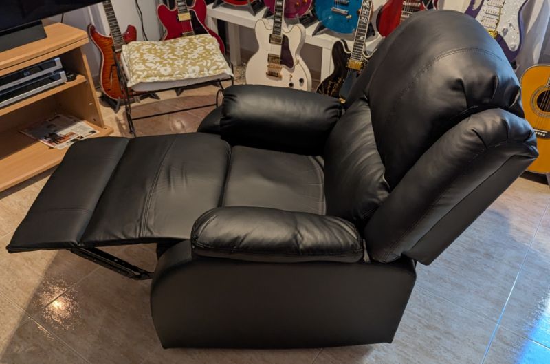 Fernsehsessel  Liegesessel Relaxsessel superbequem erst 6 Monate alt wie neu!