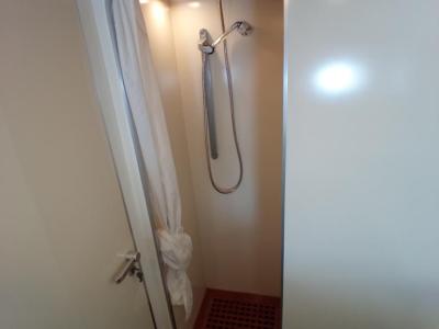 Ferretti Cherokee 50 yate a motor abierto barco en alta mar amarre de barco posible toma de control 