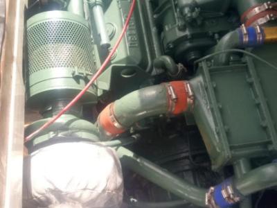 Ferretti Cherokee 50 yate a motor abierto barco en alta mar amarre de barco posible toma de control 