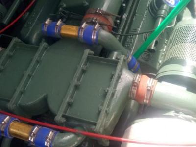 Ferretti Cherokee 50 yate a motor abierto barco en alta mar amarre de barco posible toma de control 