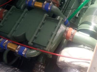 Ferretti Cherokee 50 yate a motor abierto barco en alta mar amarre de barco posible toma de control 