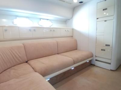 Ferretti Cherokee 50 yate a motor abierto barco en alta mar amarre de barco posible toma de control 