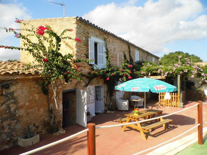 Finca mit 23 Plätzen / Lizenz mit Pool und vielen Extras bei Cala de Mallorca ---- F 50 CM