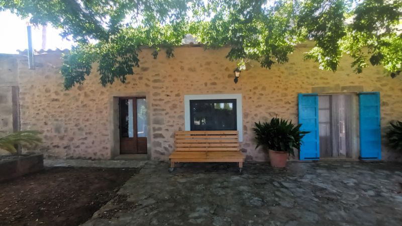 Finca mit sep. Apartment, Garage, Pool und Carport bei Cas Concos --- F 275