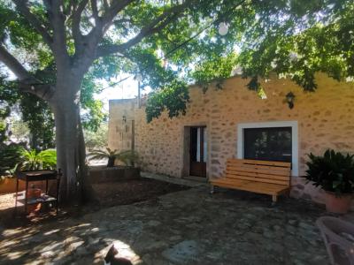 Finca mit sep. Apartment, Garage, Pool und Carport bei Cas Concos --- F 275