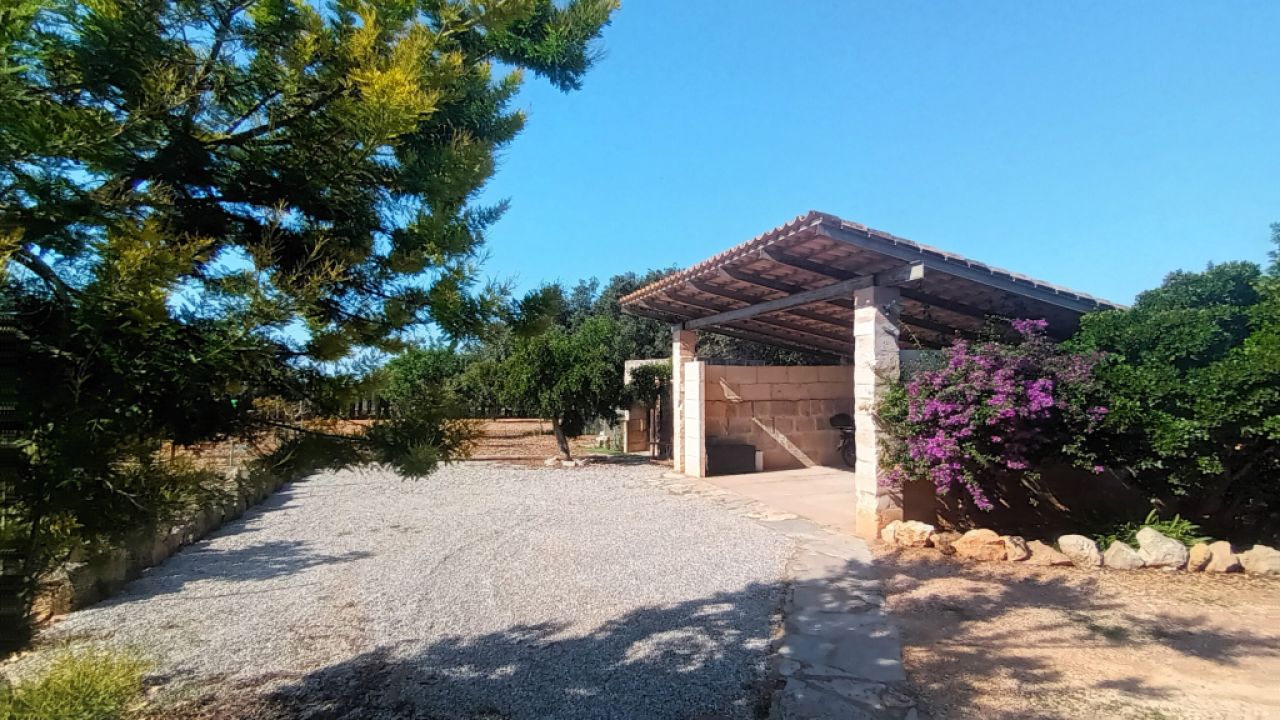 Finca mit sep. Apartment, Garage, Pool und Carport bei Cas Concos --- F 275