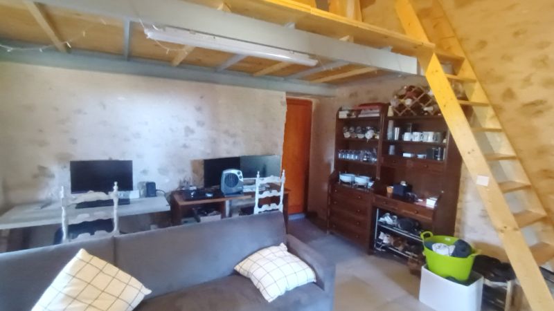 Finca mit sep. Apartment, Garage, Pool und Carport bei Cas Concos --- F 275