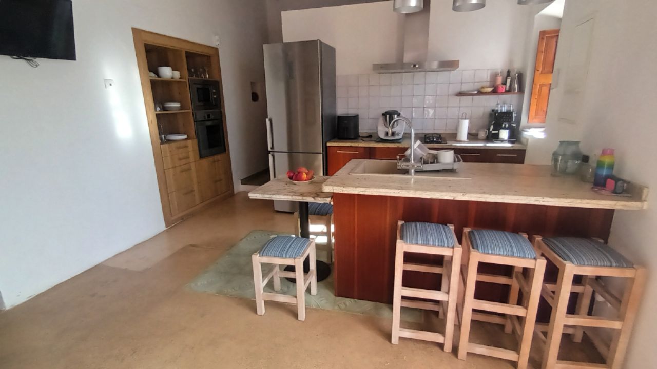 Finca mit sep. Apartment, Garage, Pool und Carport bei Cas Concos --- F 275