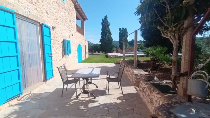 Finca mit sep. Apartment, Garage, Pool und Carport bei Cas Concos --- F 275
