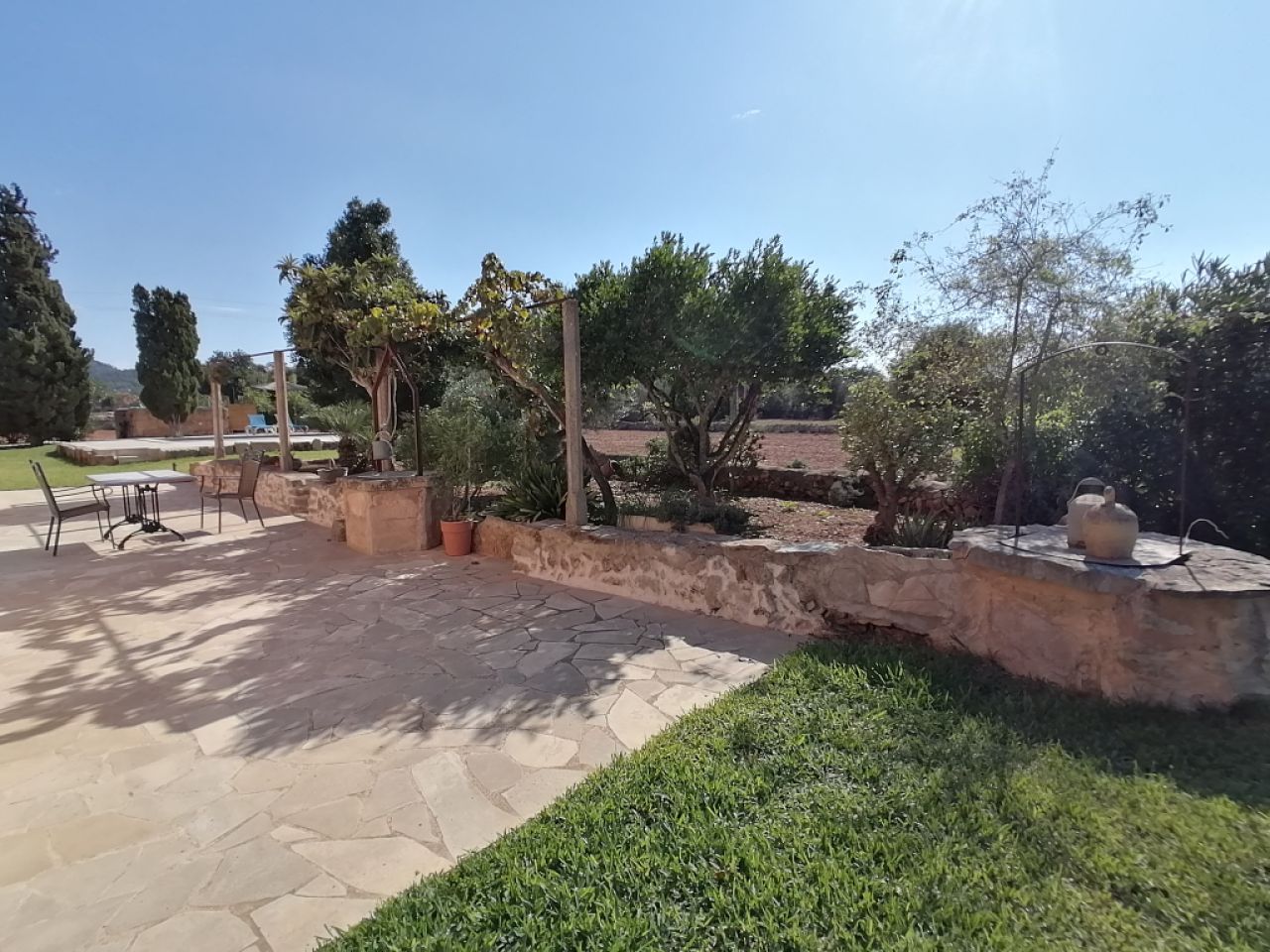 Finca mit sep. Apartment, Garage, Pool und Carport bei Cas Concos --- F 275
