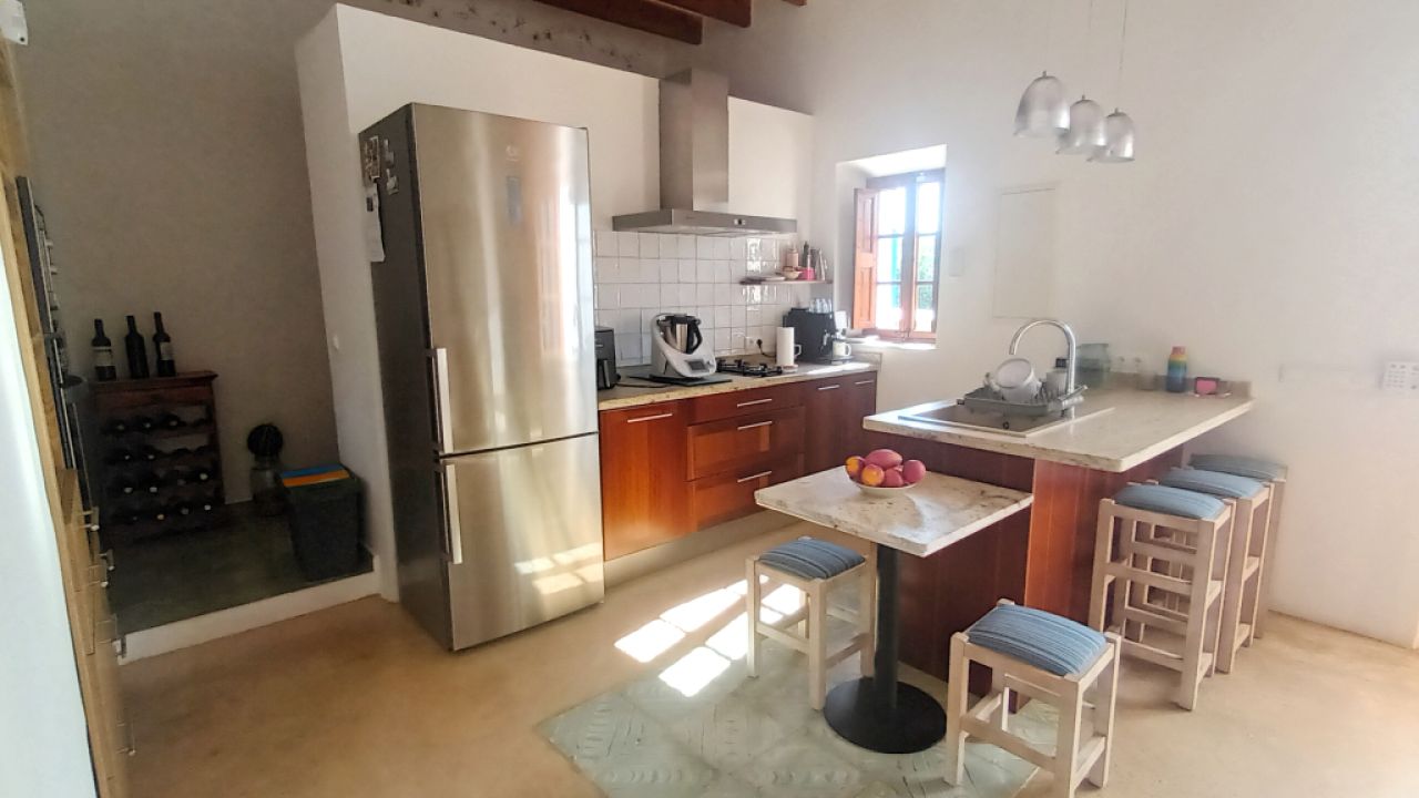 Finca mit sep. Apartment, Garage, Pool und Carport bei Cas Concos --- F 275