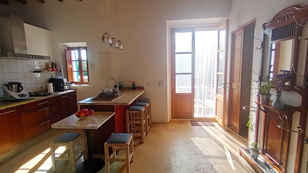 Finca mit sep. Apartment, Garage, Pool und Carport bei Cas Concos --- F 275