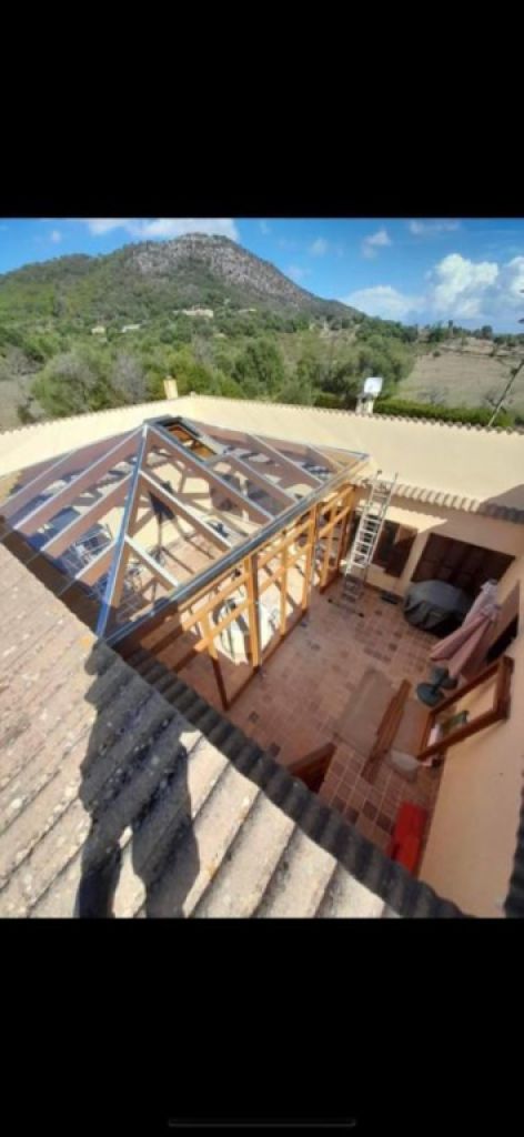 Finca service, pool & garden maintenance, renovations.