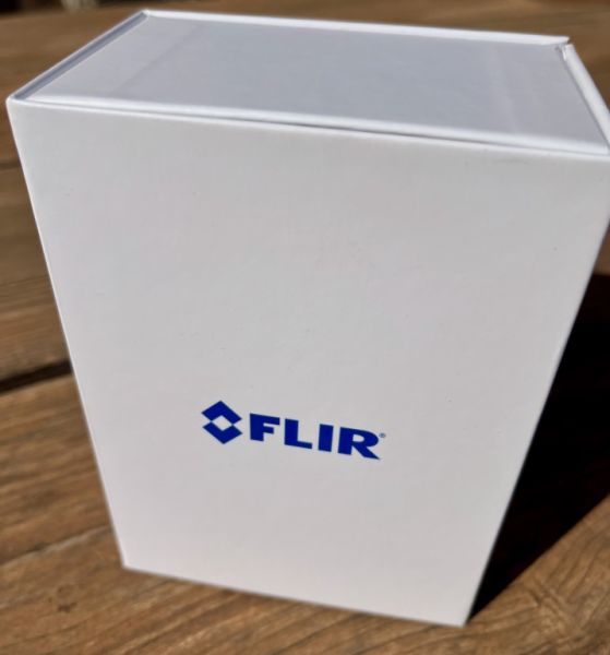 FLIR thermal imaging camera – precise thermography in compact form