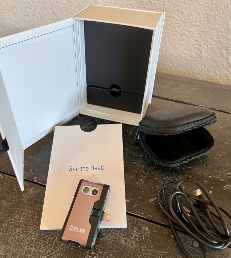 FLIR thermal imaging camera – precise thermography in compact form